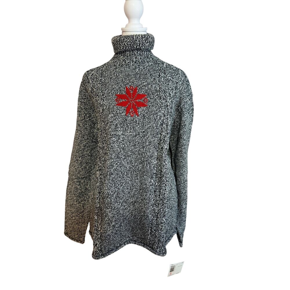 Crazy Horse black-and-white speckled turtleneck sweater. Red snowflake NWT XL